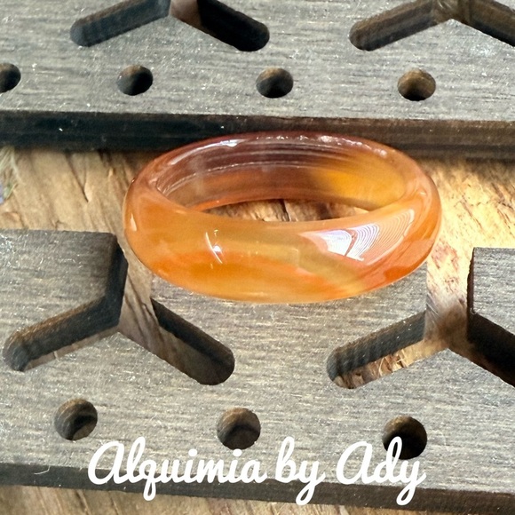 Elegant  carnelian Ring - Picture 1 of 2